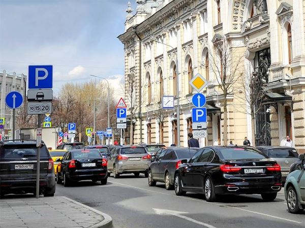 Парковку в Москве на майские праздники сделают бесплатной