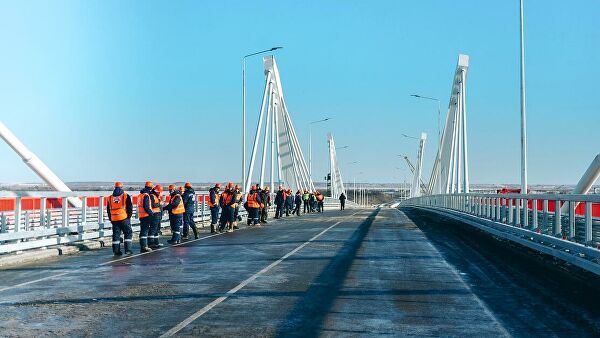 <br />
Мост между Россией и Китаем разрешили ввести в эксплуатацию<br />
