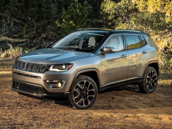 Jeep отправит на сервис кроссоверы Compass в России