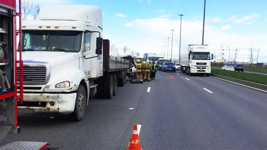 Водитель «Газели» погиб при столкновении с грузовиком под Колпино<br />
